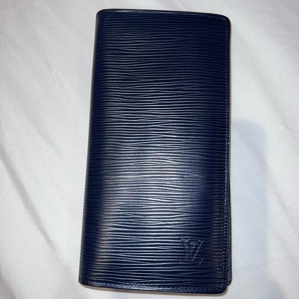Louis Vuitton Epi Brazza Leather Wallet in Blue
